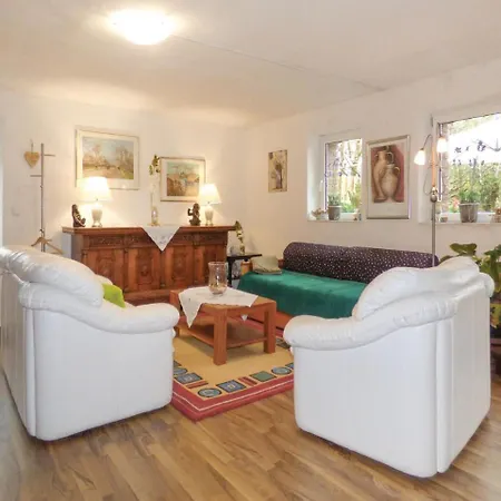 Three-bedroom Holiday In בית נופש *